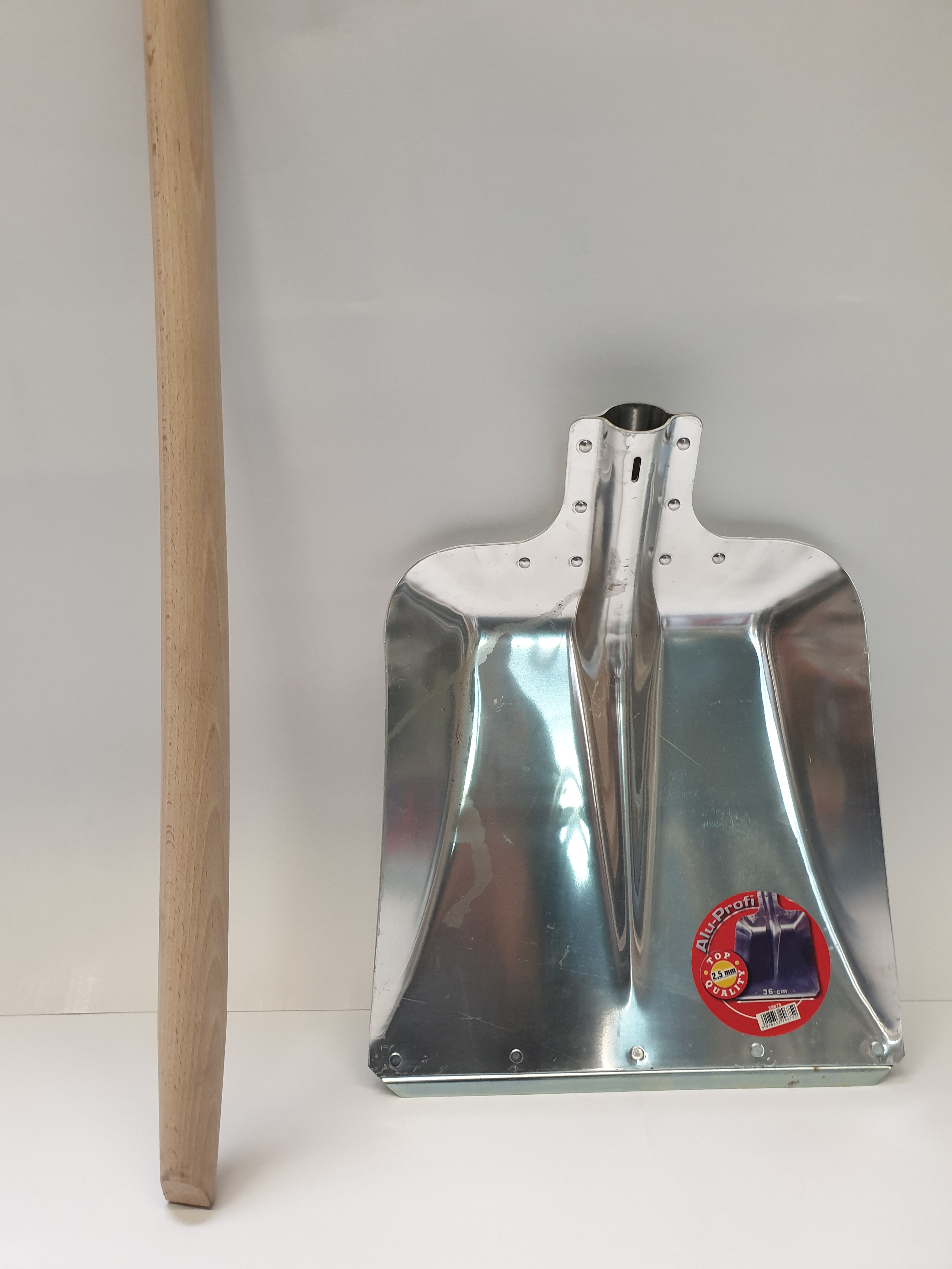 Alu-Randschaufel 38x38cm ,inkl. Stiel gebogen 1,30m
